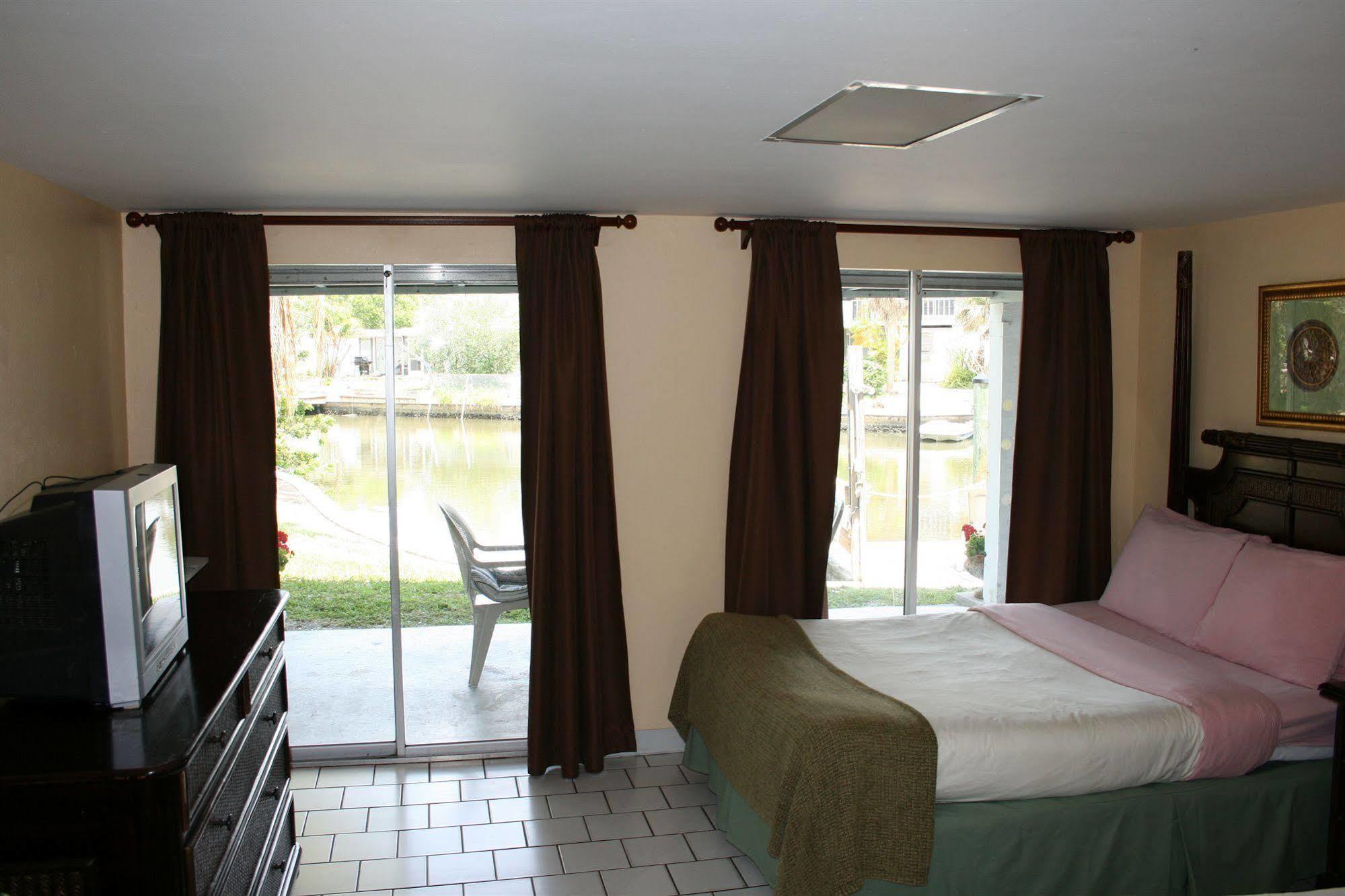 Hidden Harbor Suites Fort Myers Beach Ngoại thất bức ảnh